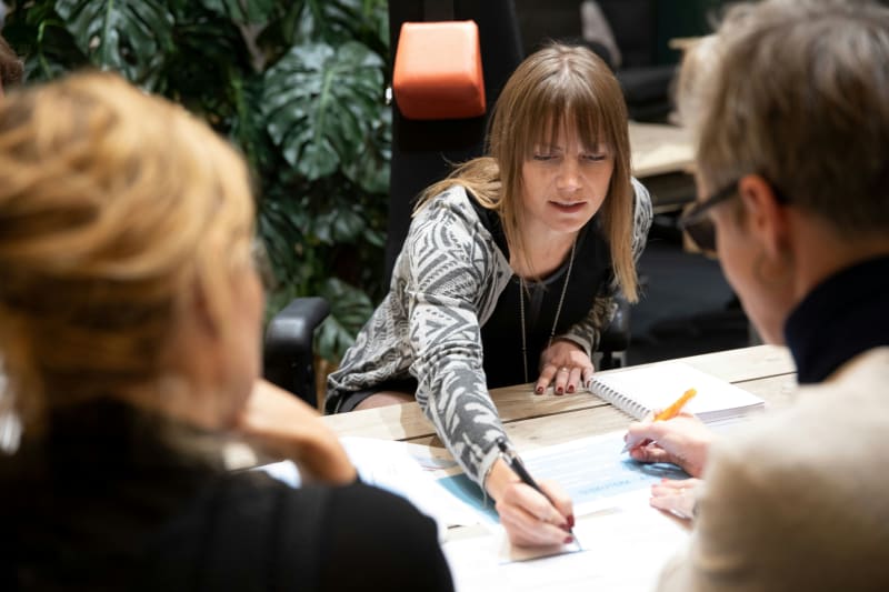DigJourney erbjuder formellt och informellt lärande som stöttar och påskyndar den digitala transformationen.